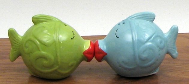 Ceramic Kissing Fish Salt and Pepper Set - 049-15091